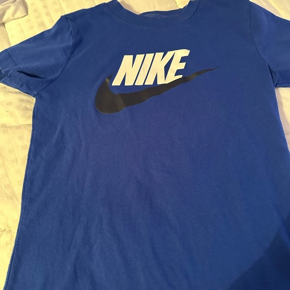 Bundle of Boys Nike Tees - Picture 9 of 12